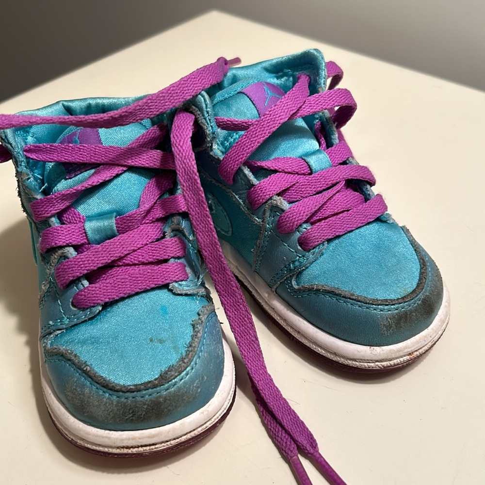 Baby Jordan’s size 4.5C turquoise & purple absolutely adorable  GUC scuffed toes